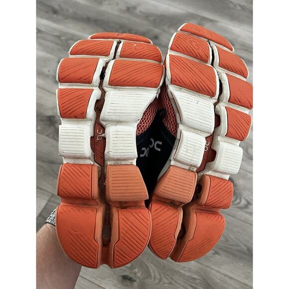 On Cloud Navy Blue and Peach Running Shoes Women's Size 6 - Picture 5 of 10